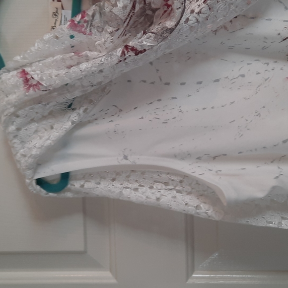 BRITTANY BLACK CAPE SLEEVE WOMEN'S TOP SIZE LARGE - Picture 5 of 11